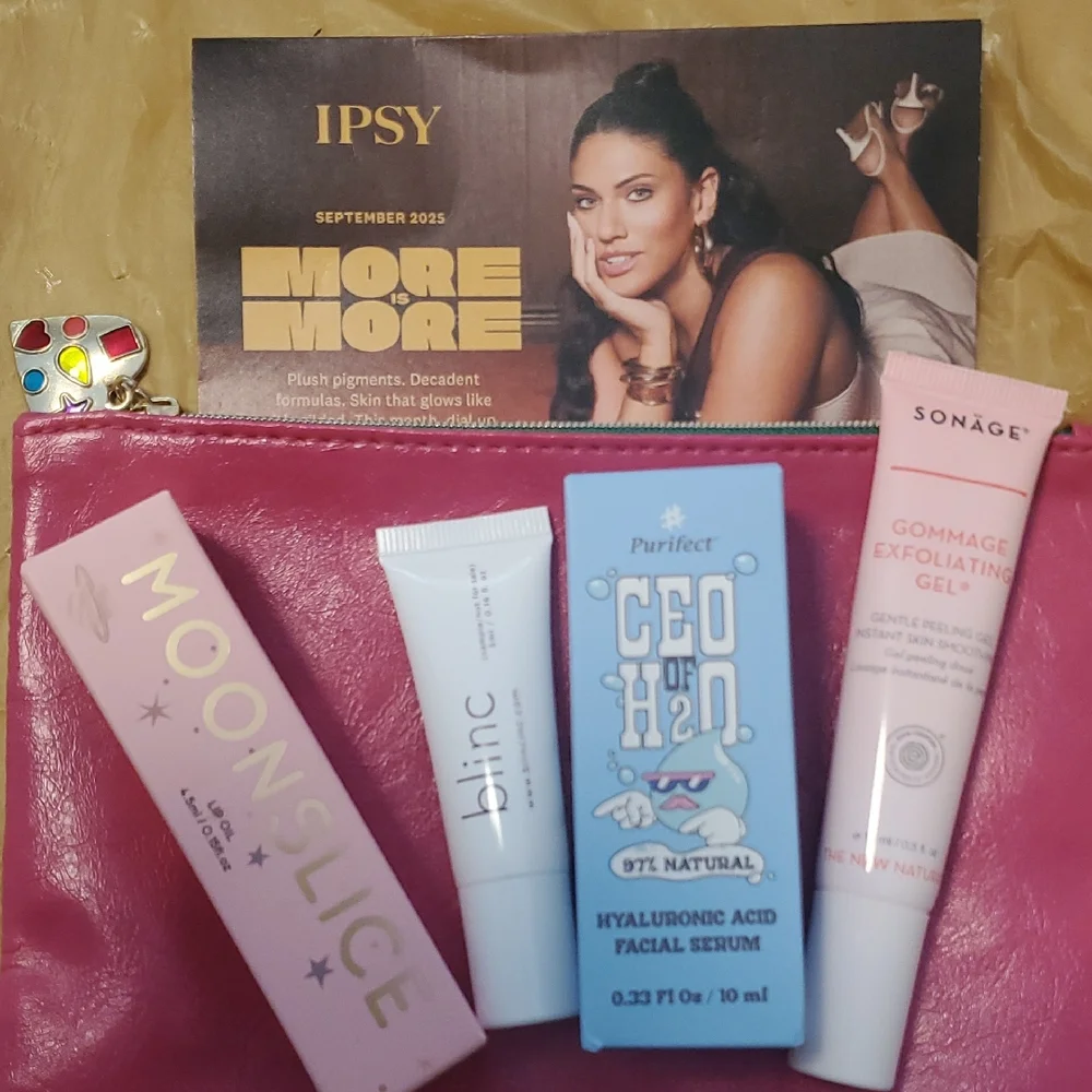 IPSY Skincare Set W Bag Sample Size